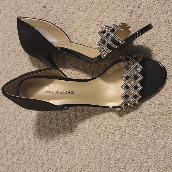 Black and silver dressy heels - Picture 2 of 3